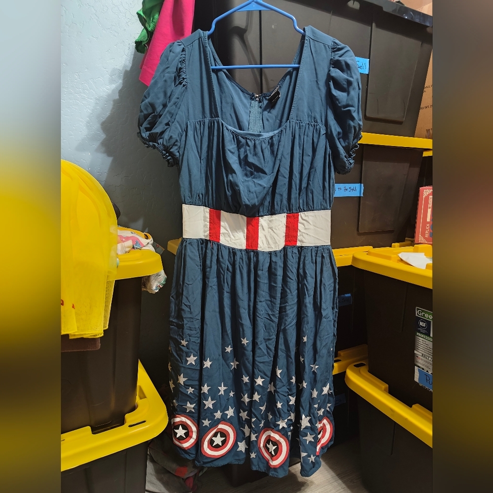 Marvel Her Universe Captain America dress,